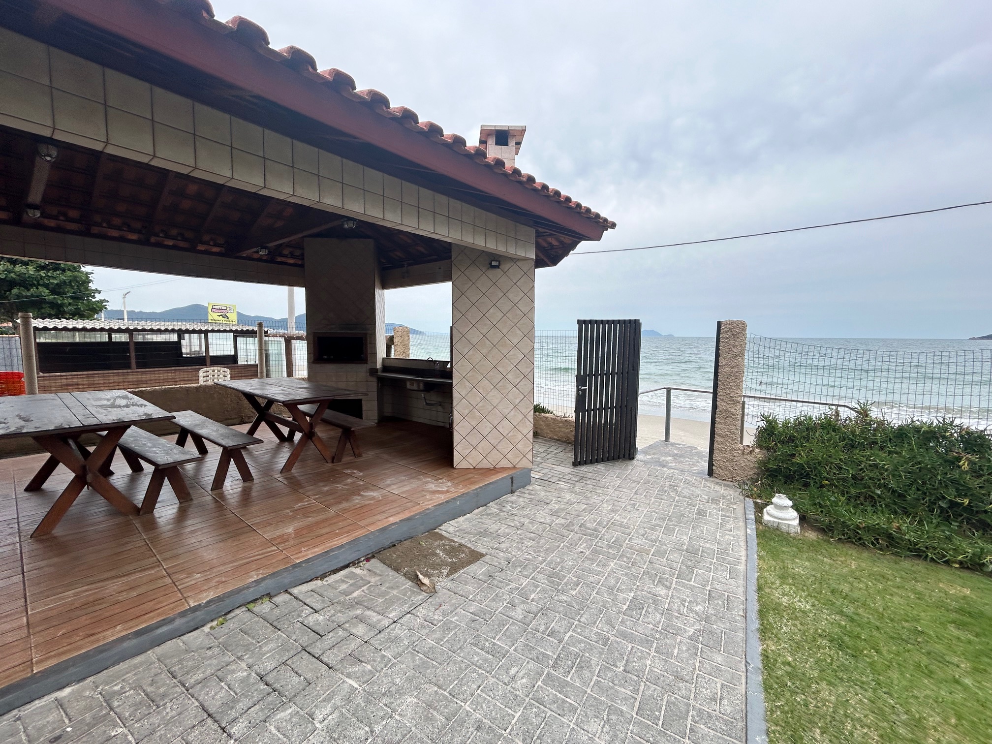 Prédio Frente Mar com vários apartamentos